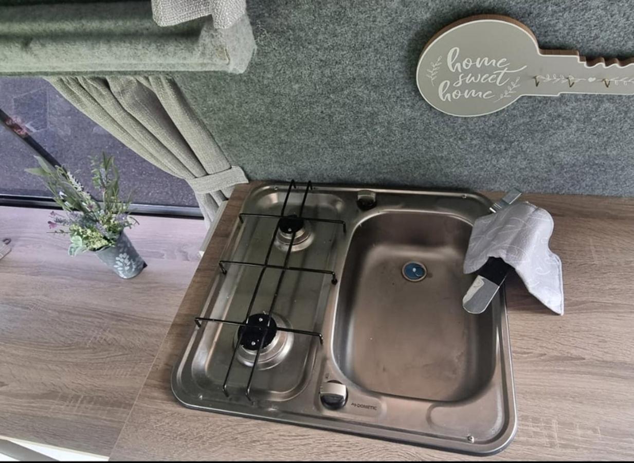 Отель Retro Camper Hire Дублин Экстерьер фото