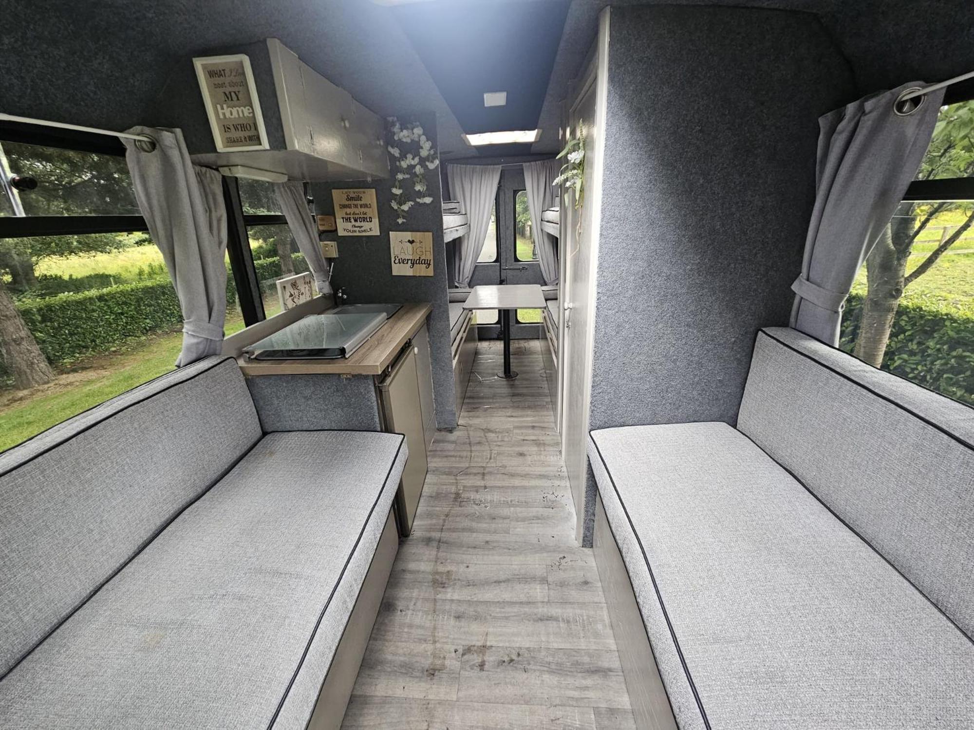 Отель Retro Camper Hire Дублин Экстерьер фото